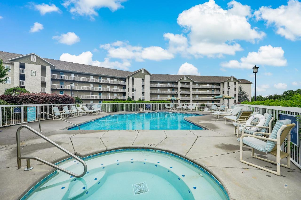 Star Gazing Whispering Pines 644 Apartamento Pigeon Forge Exterior foto